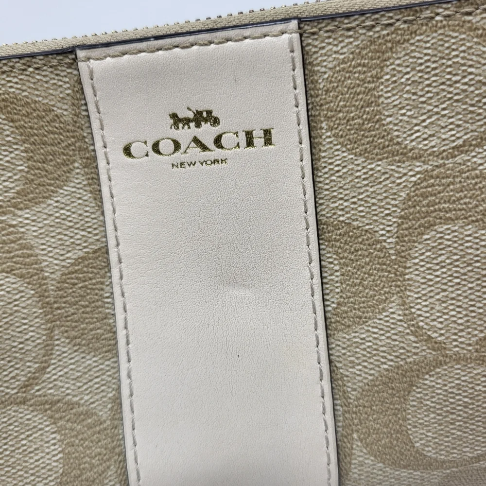 Coach Wristlet Wallet Tan Cream Pouch Corner‎ Zip - Picture 2 of 6